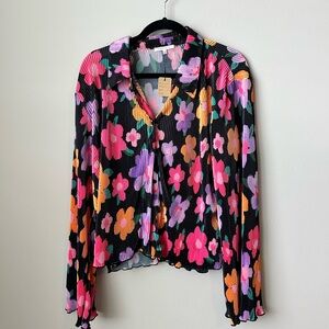 Floral plisse button up
